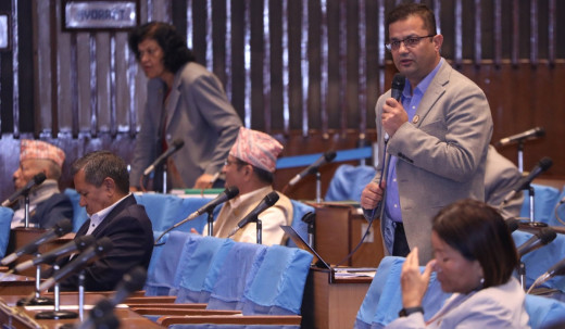 सत्तापक्षको नेता भएपछि जति ठूलो अपराध गरे पनि छुट हुने ? : सांसद गिरी